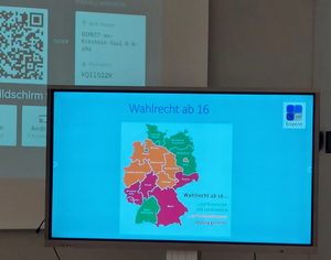 Bildschirm mit Landkarte zum Wahlrecht ab 16